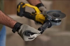 Stanley ‎SFMCG400 4.0 AH Çift Akülü 125MM Şarjlı Avuç Taşlama